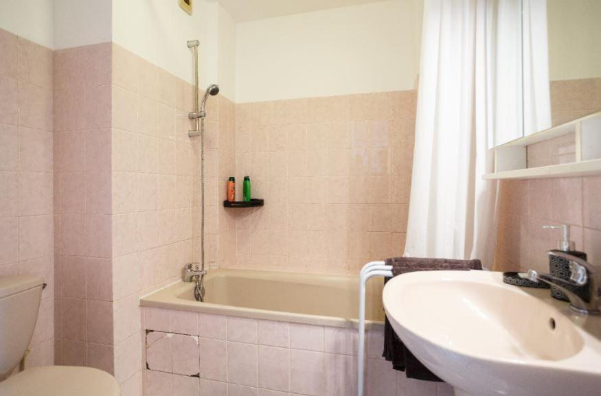 Appartement Cozy: 10/15 Min Des Champs Elysee Sartrouville Kültér fotó